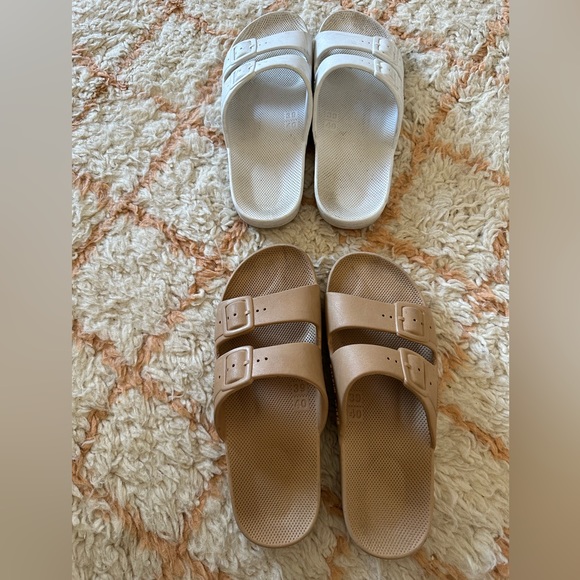 Freedom Moses Slides- Camel & White - Picture 5 of 6